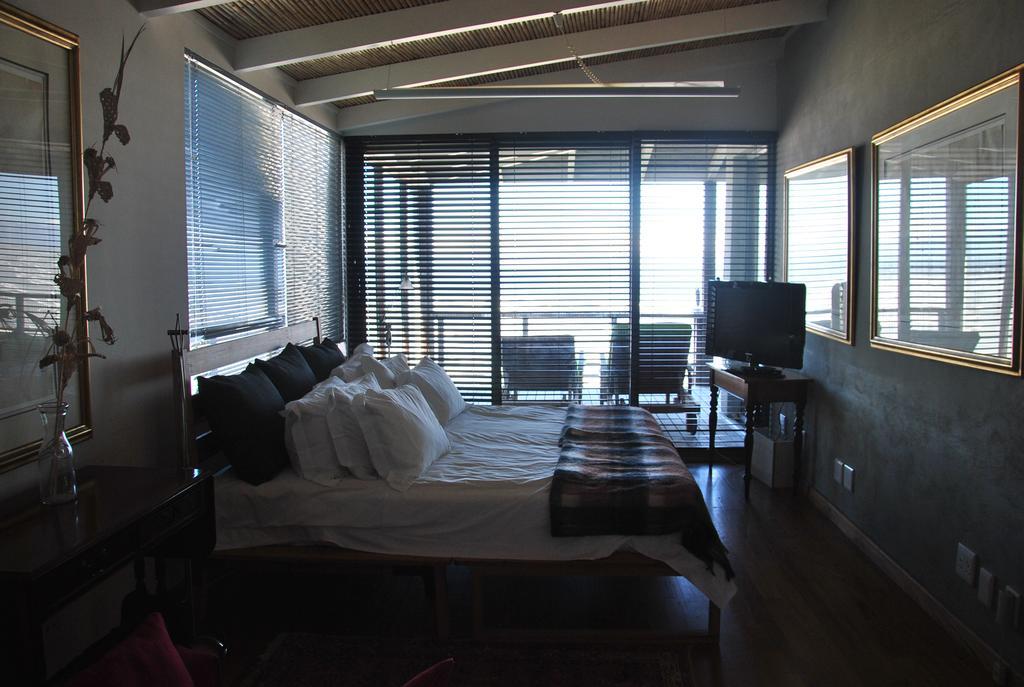 Seaview Apartment In Muizenberg Exterior photo