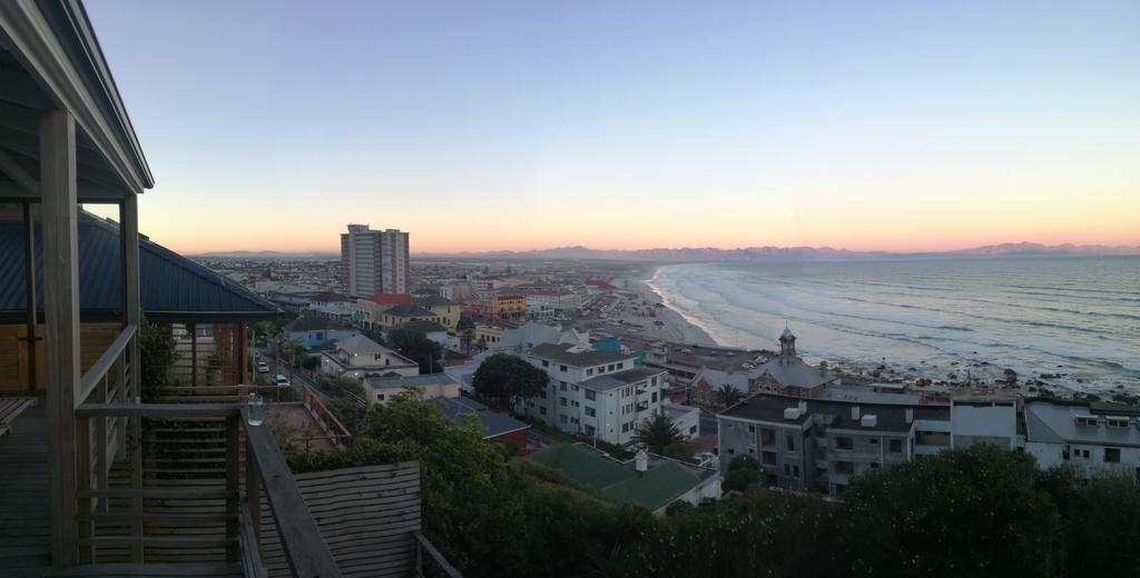 Seaview Apartment In Muizenberg Exterior photo